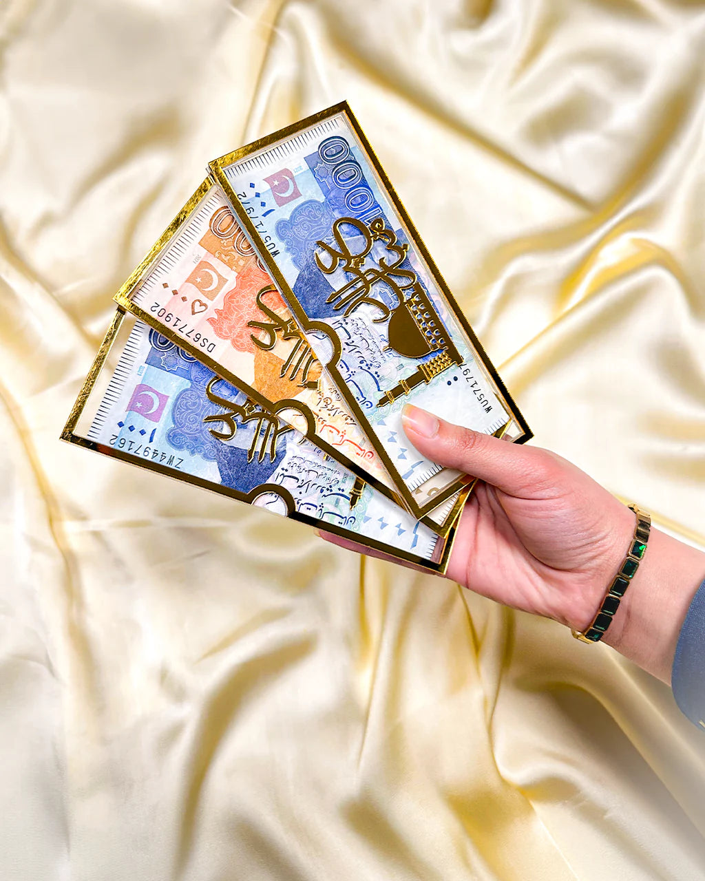 Luxury Acrylic Eidi Envelope – Elegant Eidi Gift Holder for Eid 🌙✨